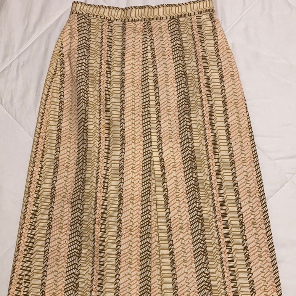 Cute J Crew skirt with pockets!